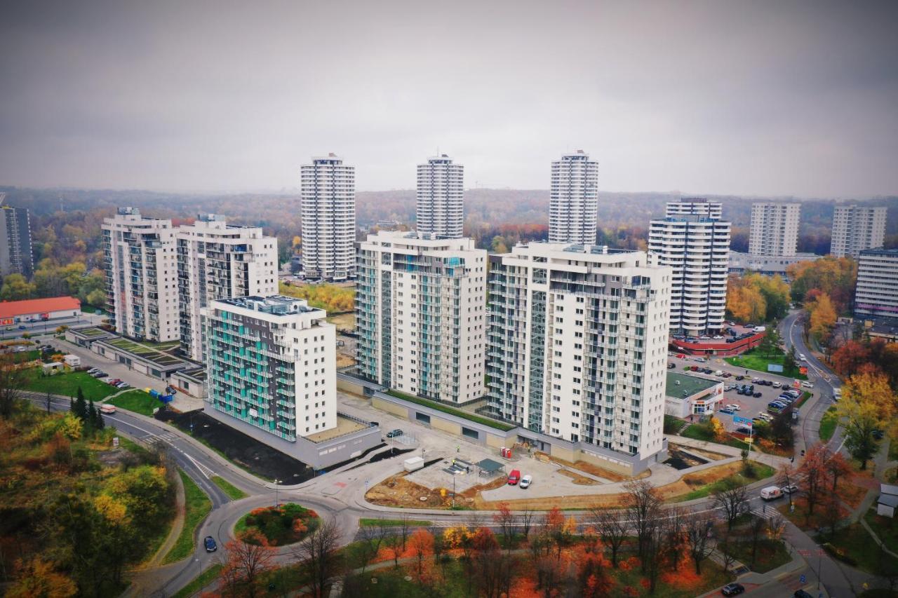 Apartament Wsrod 1000Cy Swiatel - Z Parkingiem W Hali Garazowej- Duzy Balkon Z Lezakami - Piekny Widok Noca Na Panorame Tysiaclecia كاتوفيتسه المظهر الخارجي الصورة