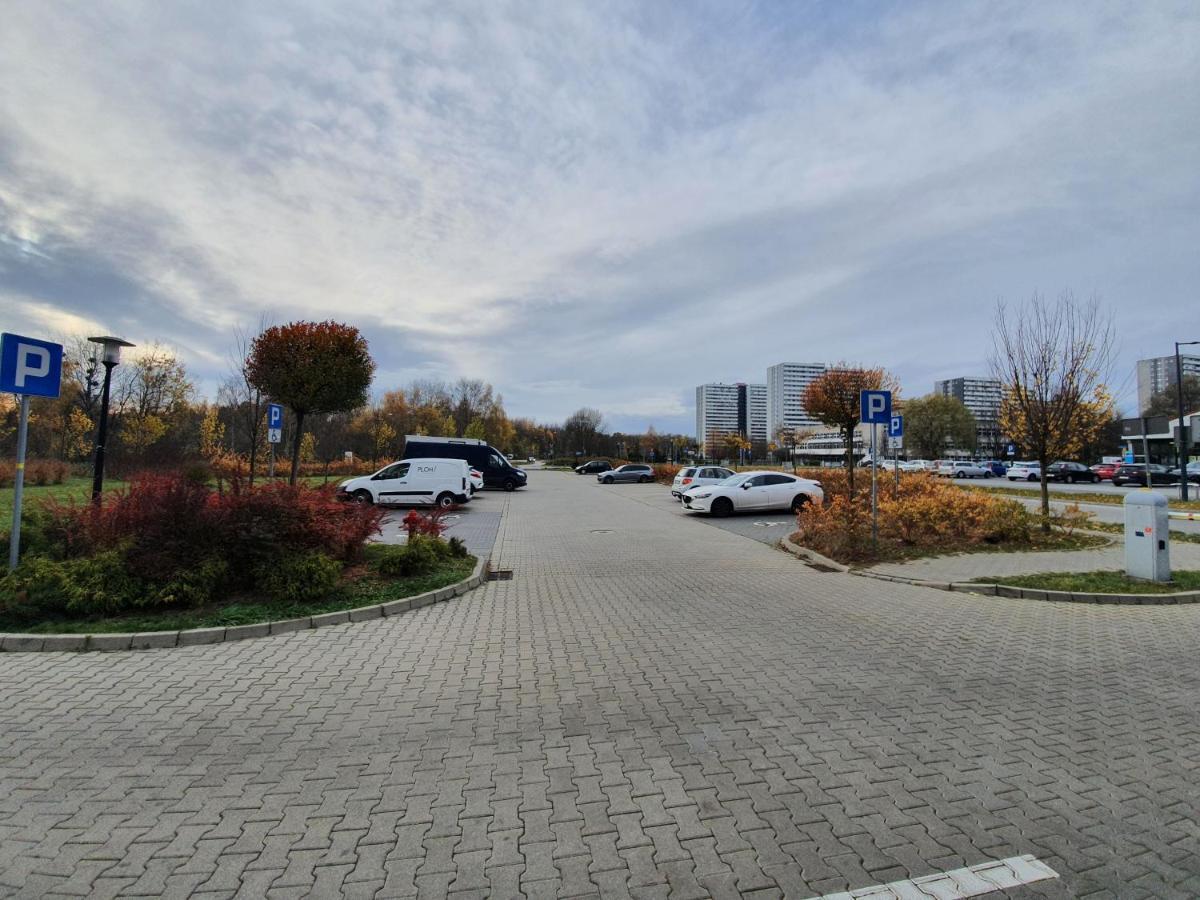 Apartament Wsrod 1000Cy Swiatel - Z Parkingiem W Hali Garazowej- Duzy Balkon Z Lezakami - Piekny Widok Noca Na Panorame Tysiaclecia كاتوفيتسه المظهر الخارجي الصورة