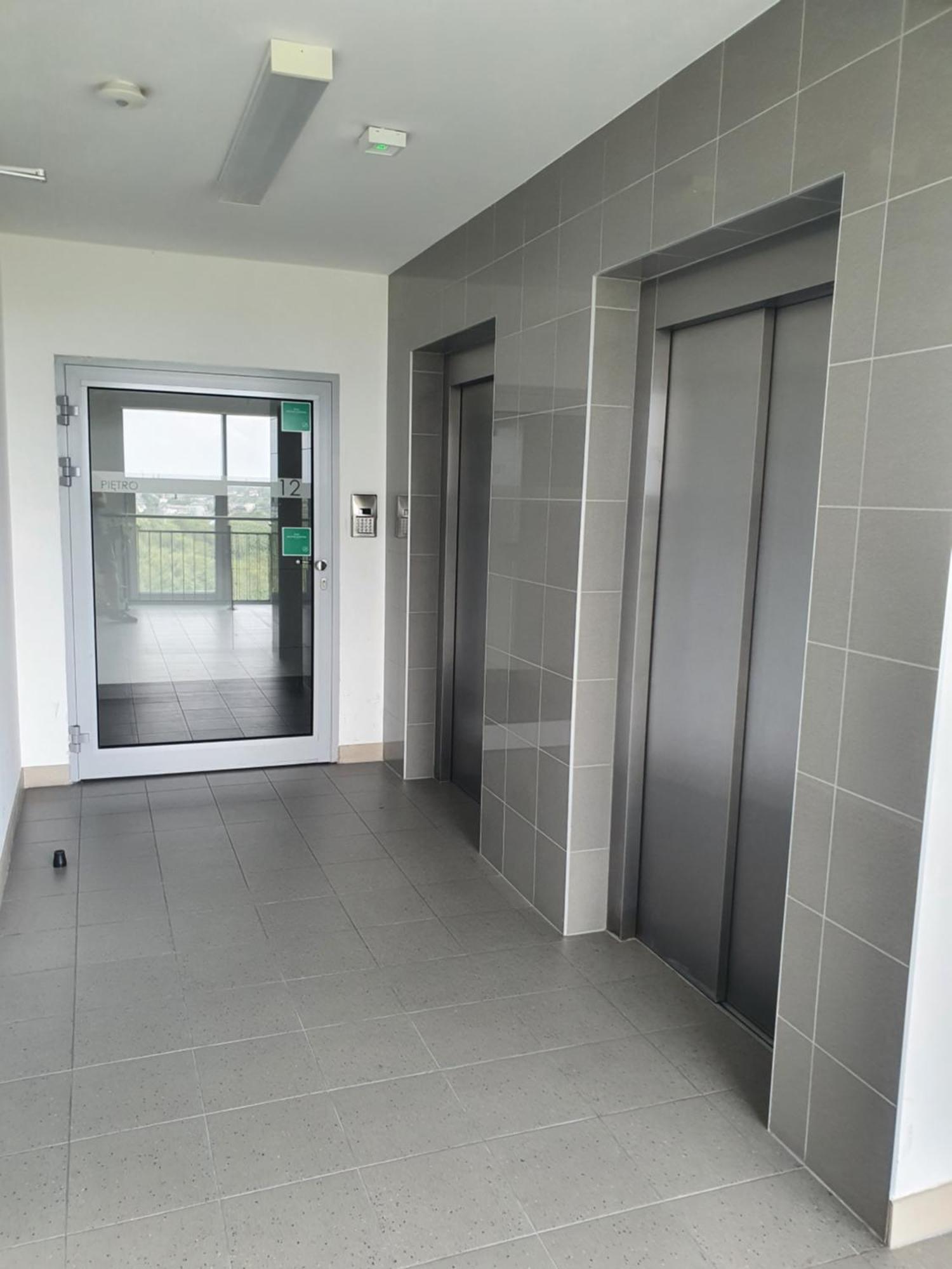 Apartament Wsrod 1000Cy Swiatel - Z Parkingiem W Hali Garazowej- Duzy Balkon Z Lezakami - Piekny Widok Noca Na Panorame Tysiaclecia كاتوفيتسه المظهر الخارجي الصورة