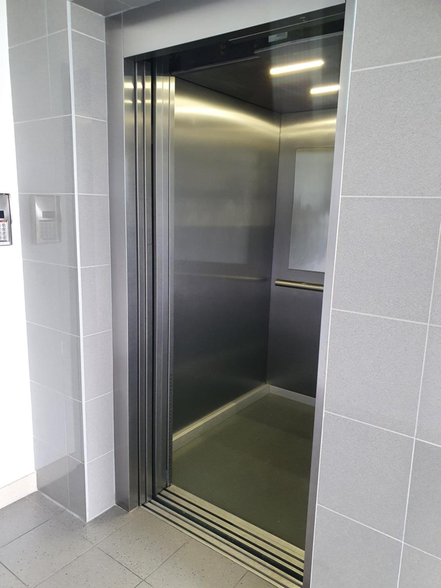 Apartament Wsrod 1000Cy Swiatel - Z Parkingiem W Hali Garazowej- Duzy Balkon Z Lezakami - Piekny Widok Noca Na Panorame Tysiaclecia كاتوفيتسه المظهر الخارجي الصورة