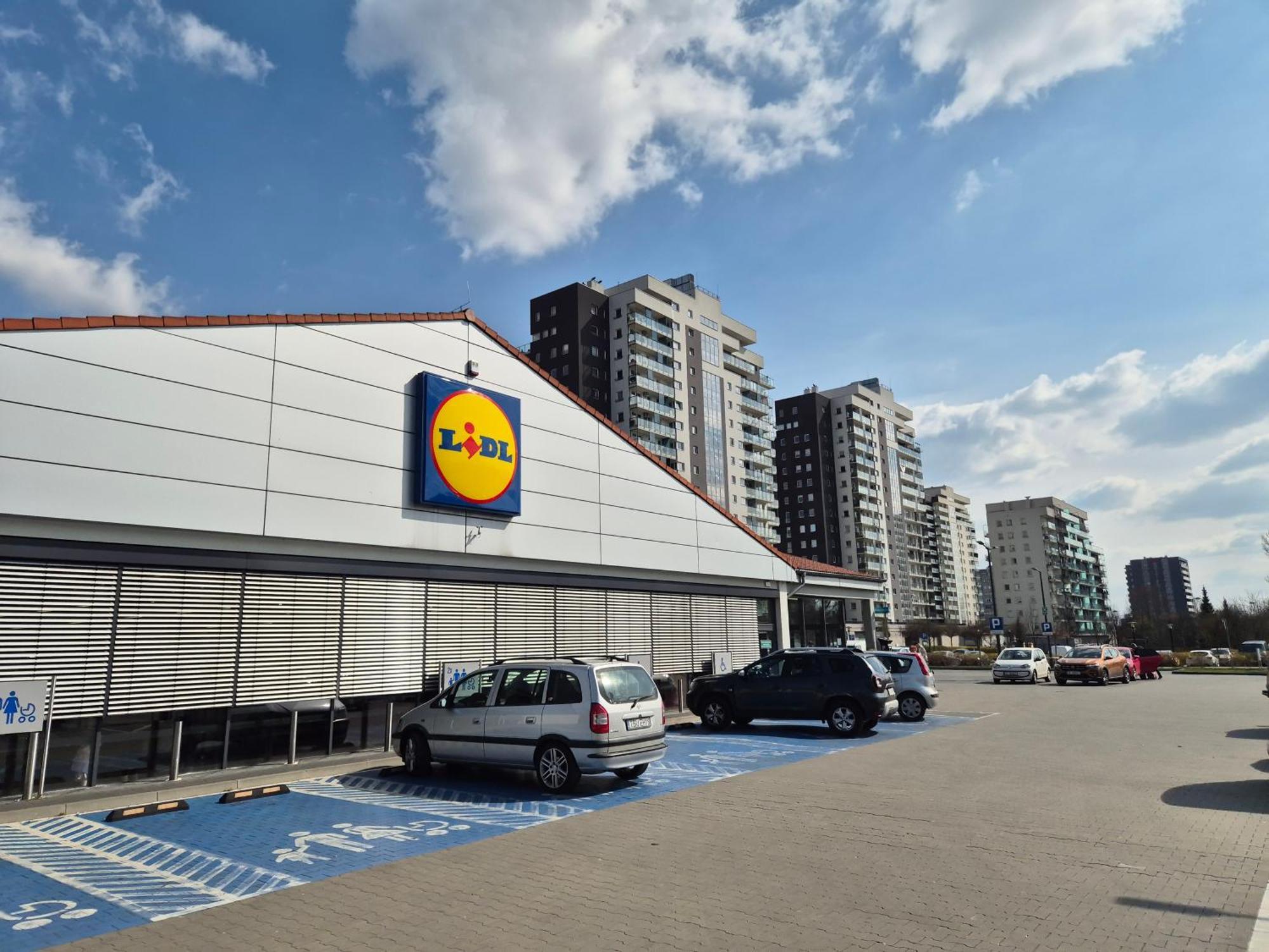 Apartament Wsrod 1000Cy Swiatel - Z Parkingiem W Hali Garazowej- Duzy Balkon Z Lezakami - Piekny Widok Noca Na Panorame Tysiaclecia كاتوفيتسه المظهر الخارجي الصورة