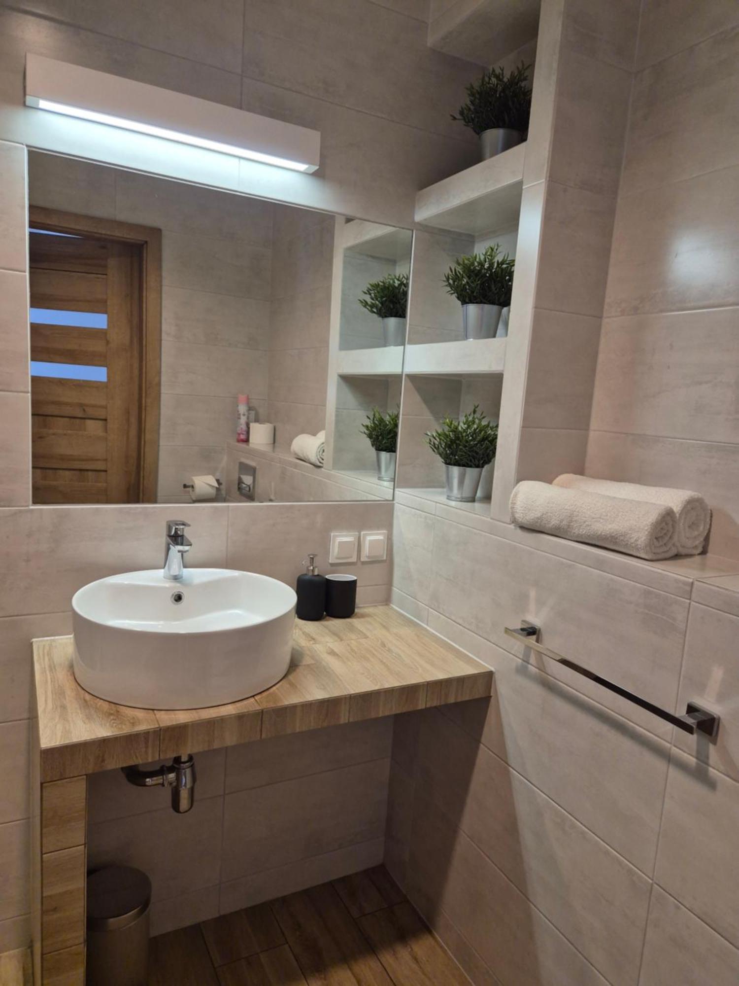 Apartament Wsrod 1000Cy Swiatel - Z Parkingiem W Hali Garazowej- Duzy Balkon Z Lezakami - Piekny Widok Noca Na Panorame Tysiaclecia كاتوفيتسه المظهر الخارجي الصورة